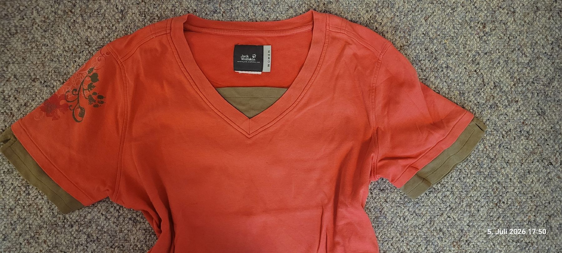 Jack Wolfskin T-Shirts: Jack Wolfskin y2k Shirt Muster – Gebraucht aus Au (SG) von zan_k2zv 2