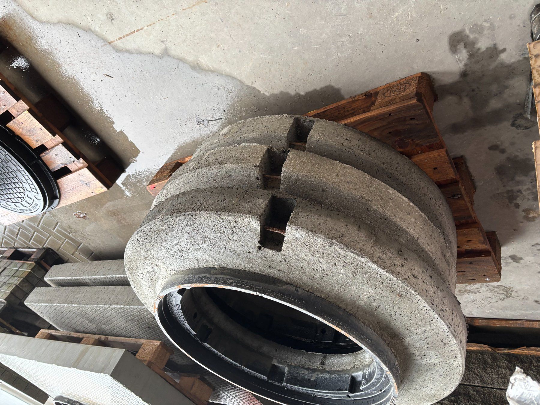 Tutti gli attrezzi: Aco Betonsockel mit Deckelring D400 – Nuovo (secondo la descrizione) da Eschenbach SG venduto da Cswiss229 1