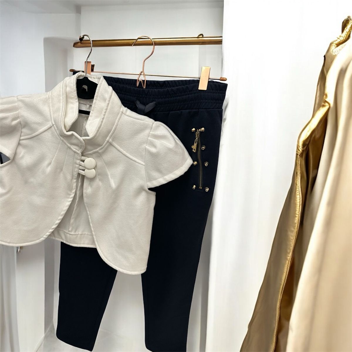 Lotti di vestiti: Jogginghose Set mit Reissverschluss, Grösse S – Nuovo e nell'imballaggio originale da unterentfelden venduto da leyla08 6