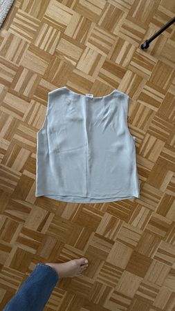 AKRIS Seidentop Gr. 44 Hellblau - Sommerlich & Elegant!