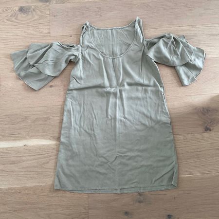 Zara Kleid mit offenen Ärmeln