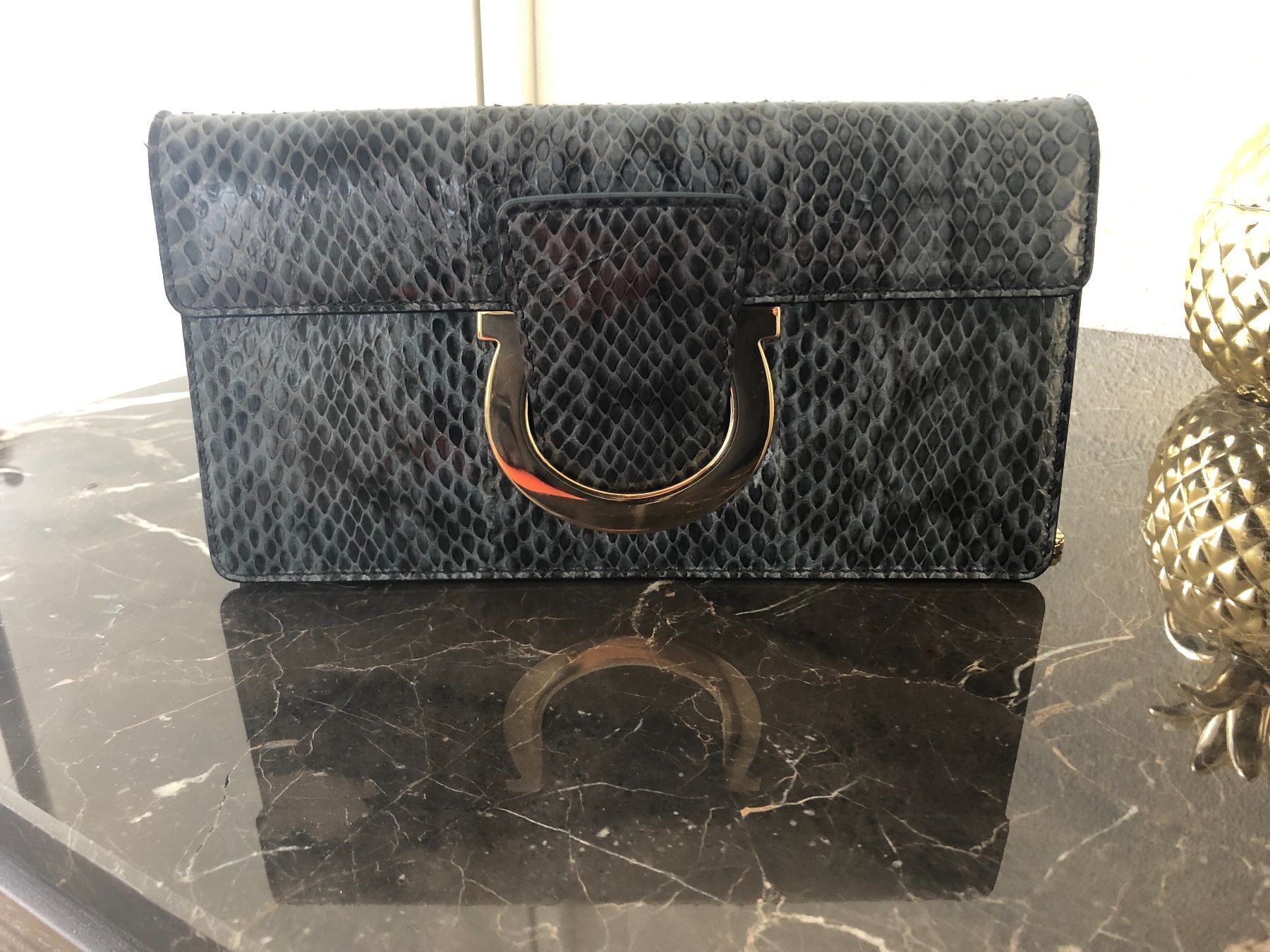 Salvatore Ferragamo Borse da donna: Clutch / bag  Ferragamo Python print (pitone) – Nuovo (secondo la descrizione) da Kilchberg ZH venduto da Daniela1985-