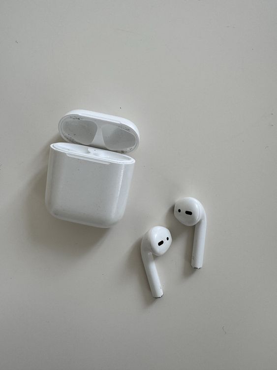 Apple AirPods 1. Generation 1