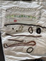 Armbänder & Ketten aus verschied. Steinen 💖