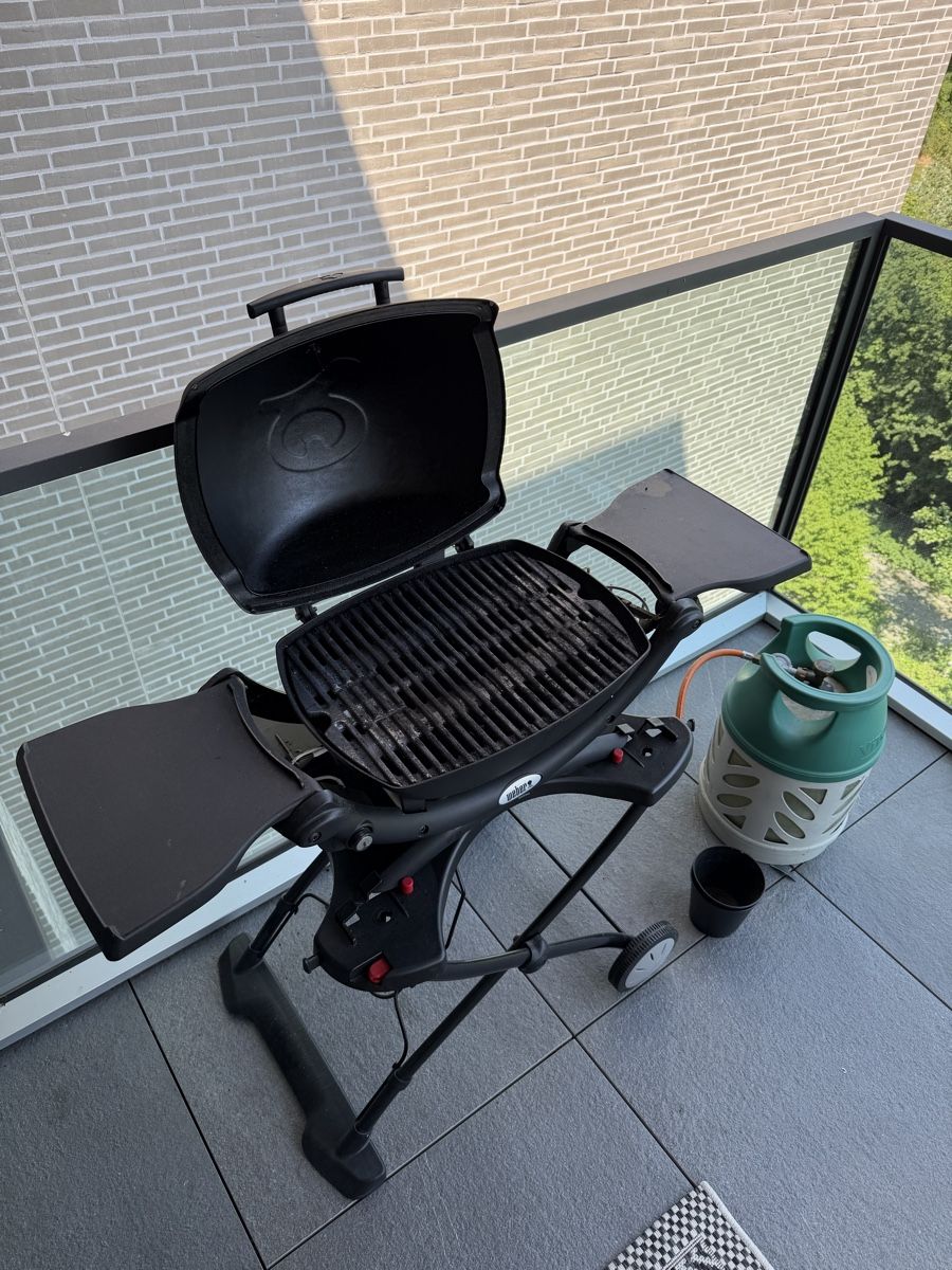 Griglie: Weber Grill Q 1200 mit Untergestell – Usato da Zürich venduto da finbesti 1