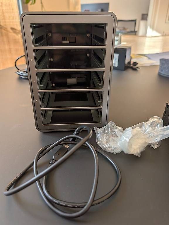 Custodie: Yottamaster 5-Bay USB-C Festplattengehäuse, 10Gbps – Usato da Zunzgen venduto da MforM 3