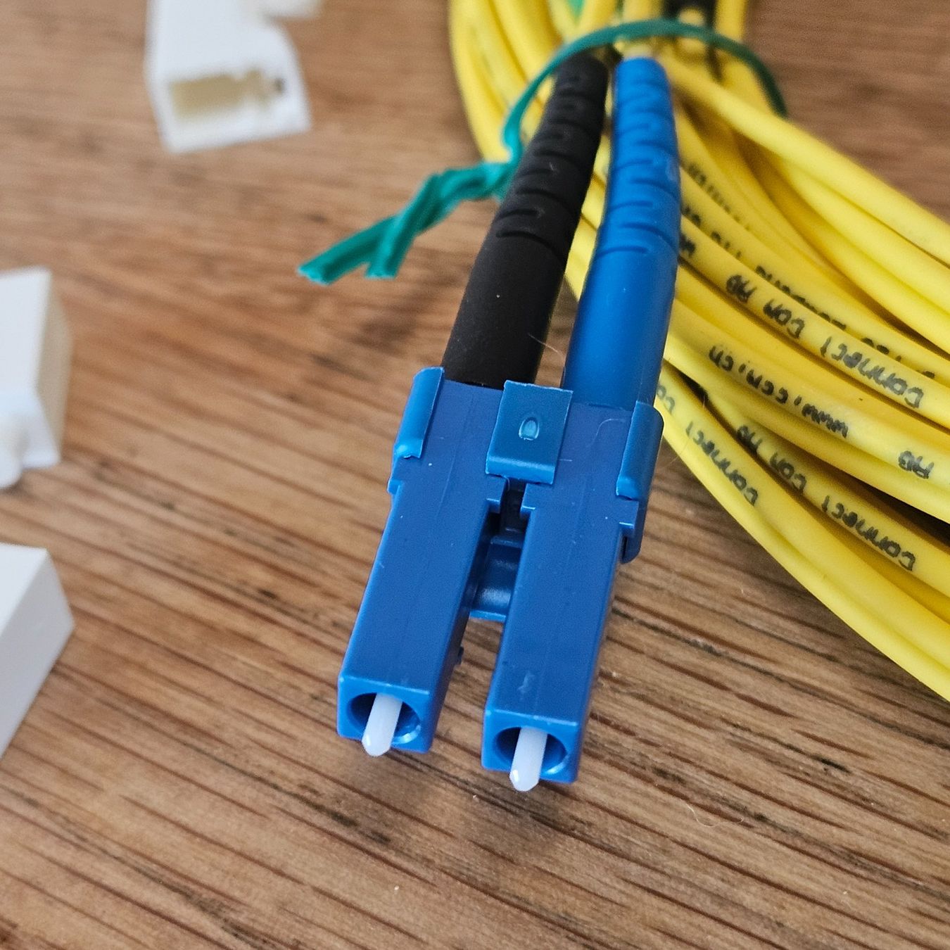 Cavi: Glasfaserkabel LWL-Patchkabel Simplex LC/APC - LC/UPC 10m – Nuovo (secondo la descrizione) da Wettingen venduto da Christianv 4