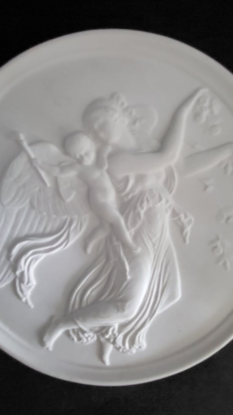 Figurines: Gips-Relief mit Engel "I" – D'occasion à Basel par spinne02
