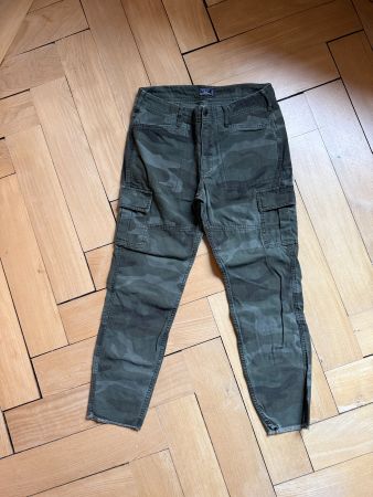ABERCROMBIE & FITCH - Camouflage Cargohose olivgrün 28