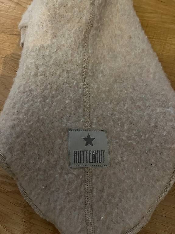 Copricapi, berretti & cappellini: Huttelihut Mütze 100% Wolle  – Usato da Eschenz venduto da BeHappyandSpreadlove 1