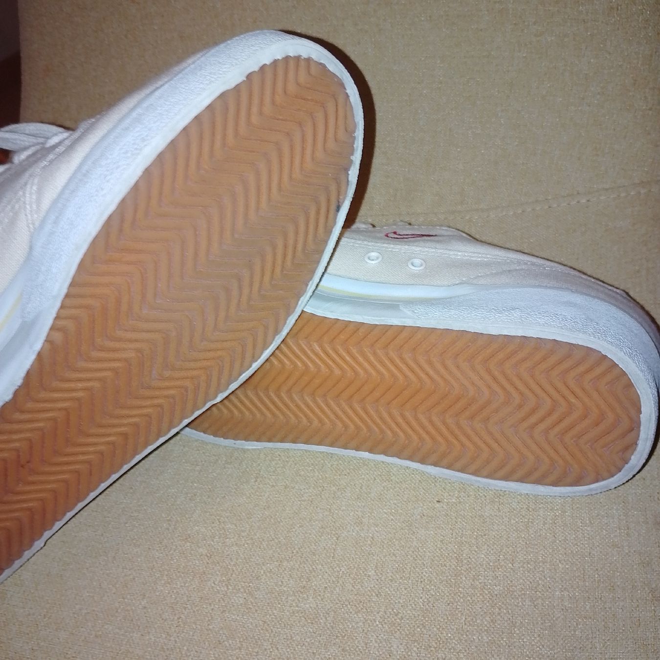 Nike Scarpe da uomo: Nike Killshot Vintage Sneaker, Canvas beige/rot – Usato da Uznach venduto da EMaria83 3