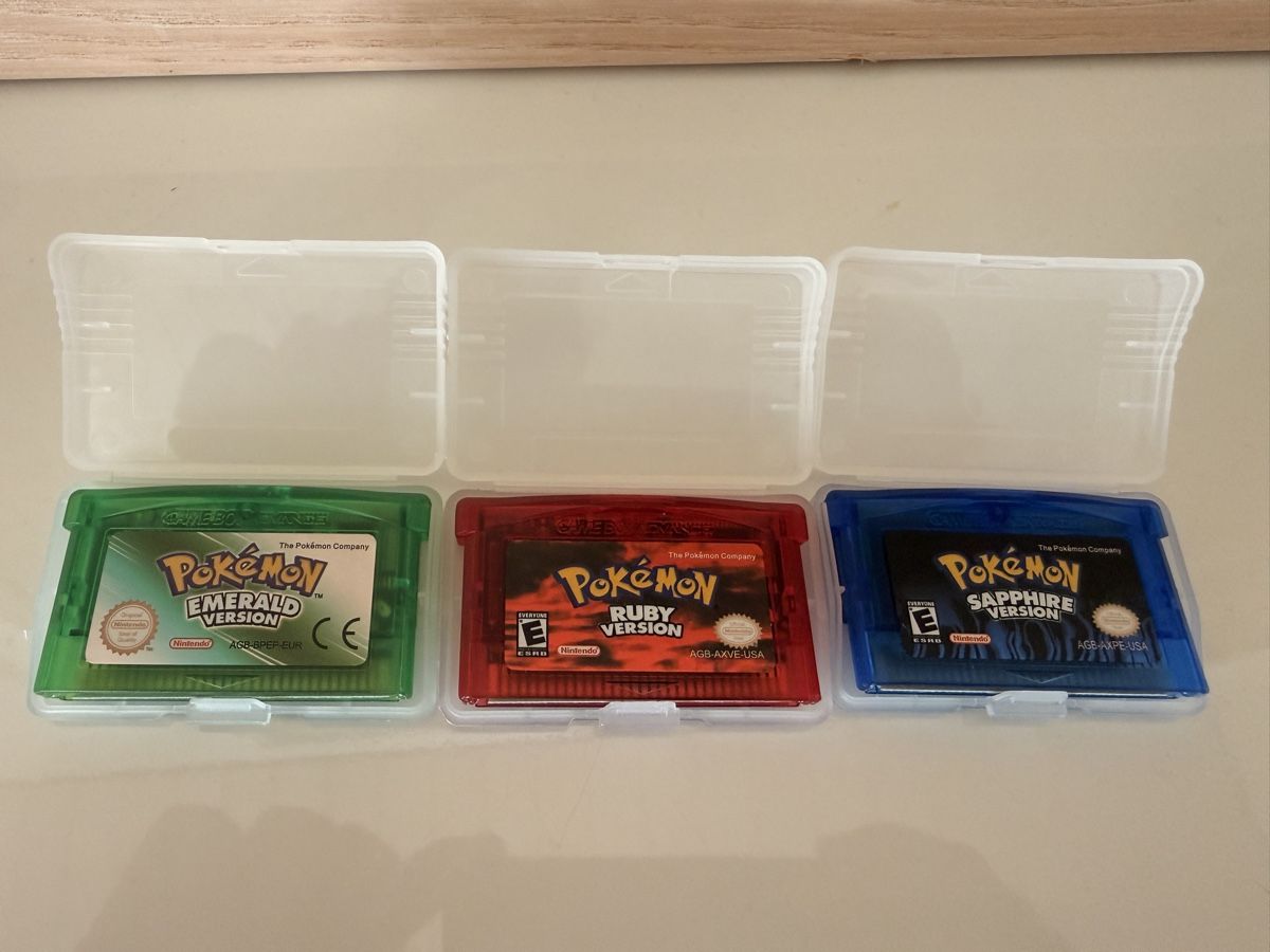 Pokémon Giochi: Pokémon Emerald Ruby Sapphire Version Spielmodul GBA – Usato da Baar venduto da Lamboluxery69