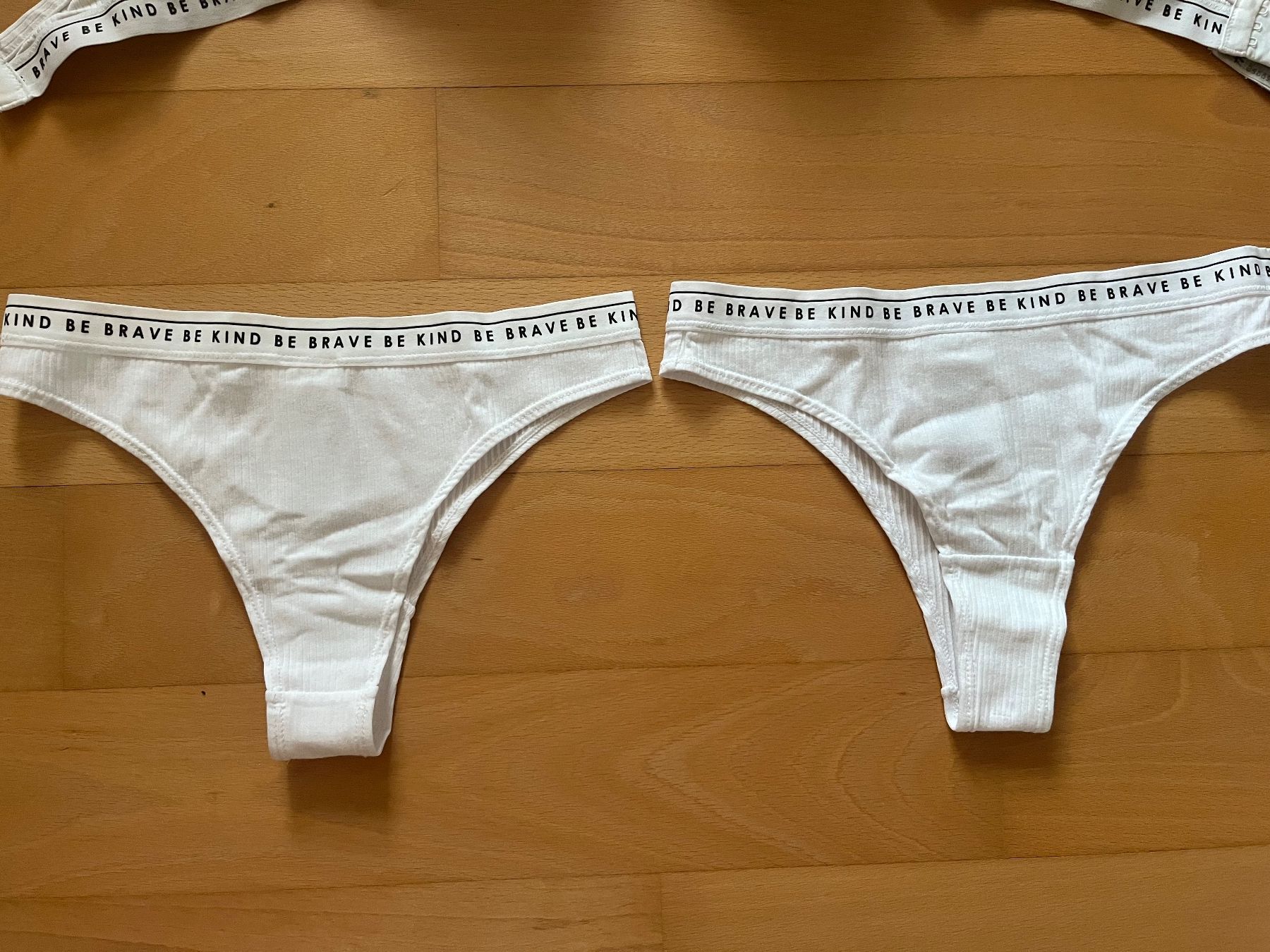 H&M Altra biancheria intima: BH weiss "be brave be kind" 80D + 2 Slips H&M – Usato da Wallenried venduto da nfe_2xn6 6