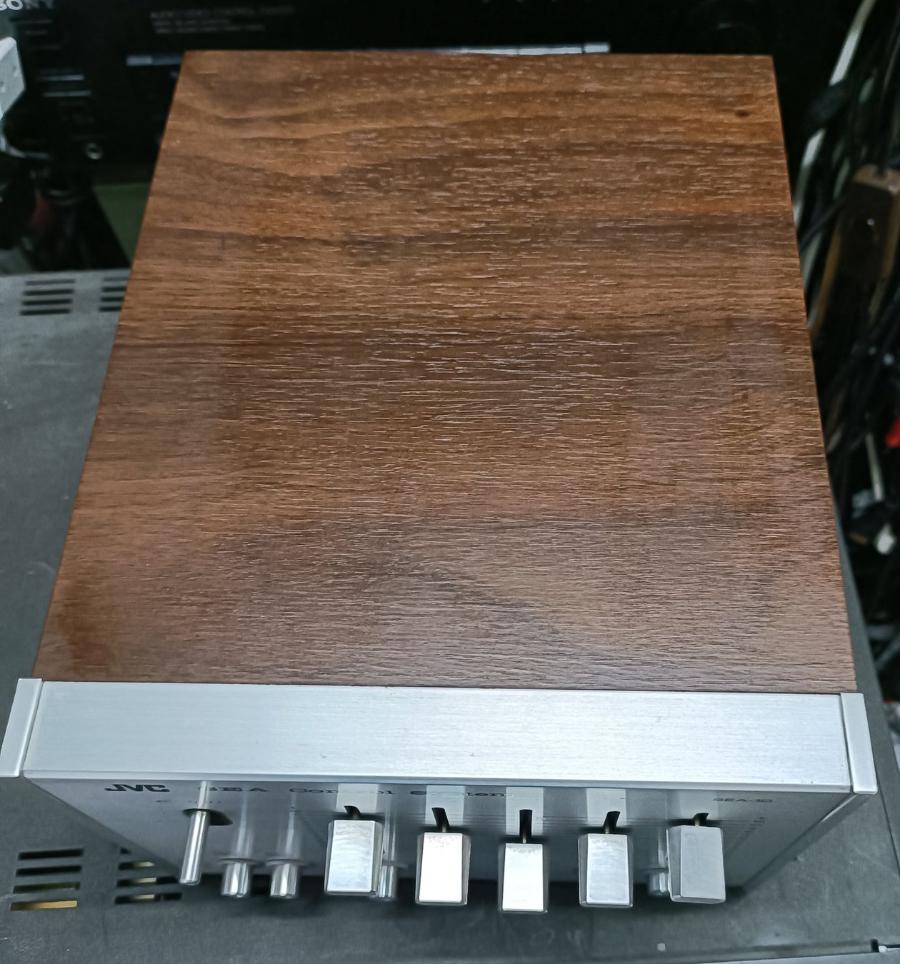 JVC Equalizzatori: JVC SEA-10 EQUALIZER – Usato da Ittigen venduto da Norrelia 2