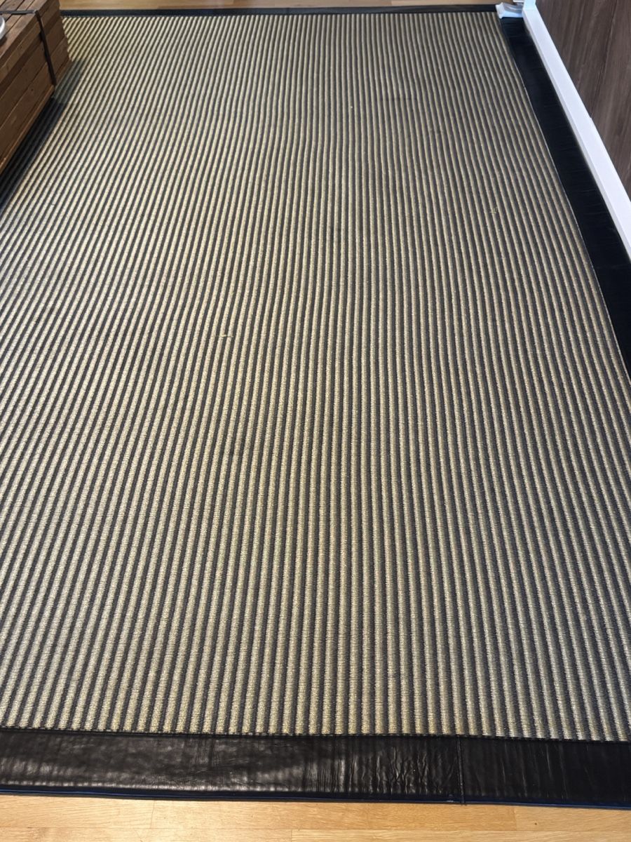 Teppiche: Teppich schwarz Gold – Gebraucht aus Widen von byjuju 1