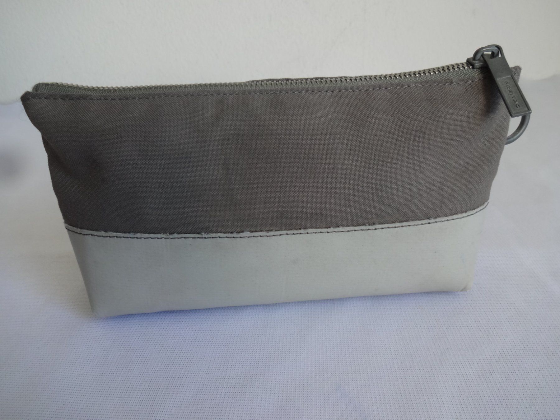 Freitag Custodie per cosmetici: FREITAG Kosmetik Tasche – Usato da Frauenfeld venduto da rey06 4