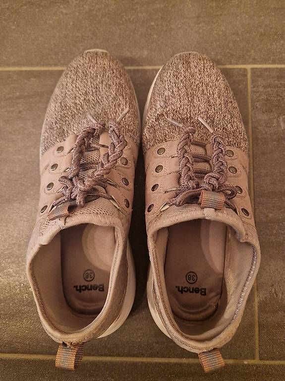 Bench Scarpe da donna: Bench, Damen Schuhe, Sneaker, Gr. 38 – Usato da Dübendorf venduto da Olenaaa 3