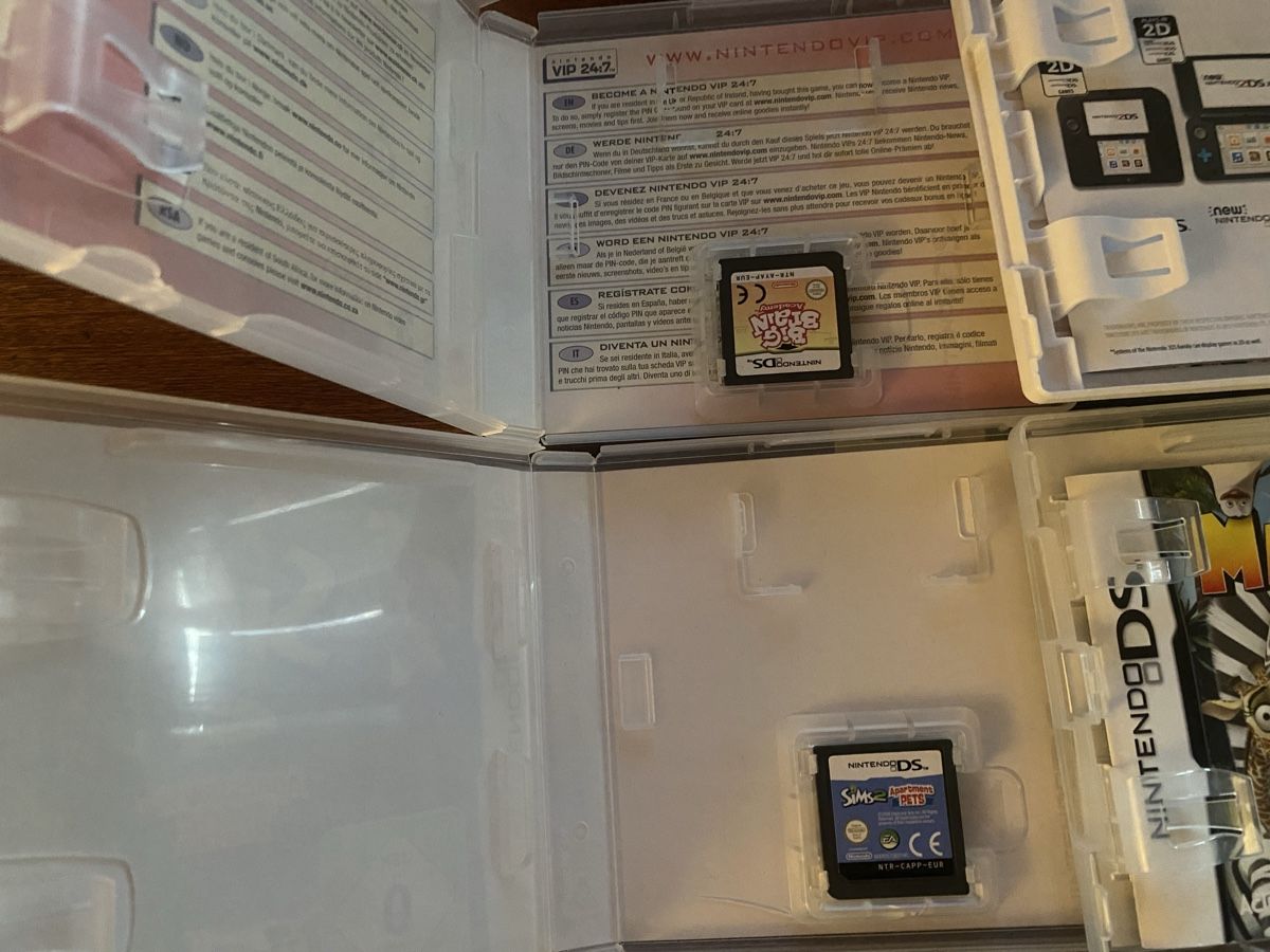 Giochi: 4x Nintendo DS & 3DS Spiele Bundle Sims Nintendogs 🐶 – Usato da Kirchberg BE venduto da swiss_slab 3