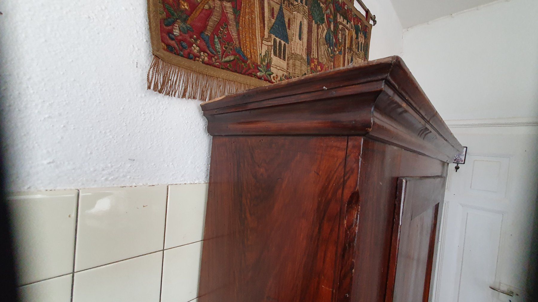 Armadi: Antiker Schrank – Usato da Flawil venduto da Naphtali 7
