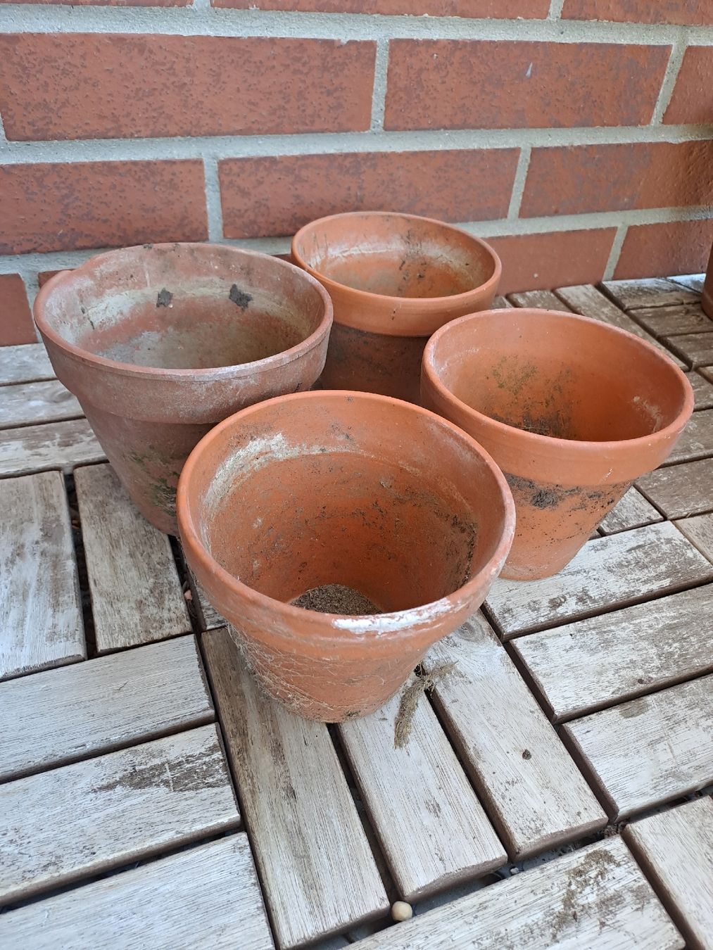 Vasi per fiori: 4x Blumentöpfe Pflanzentöpfe Terracotta Ton – Usato da Basel venduto da suberi_Sach