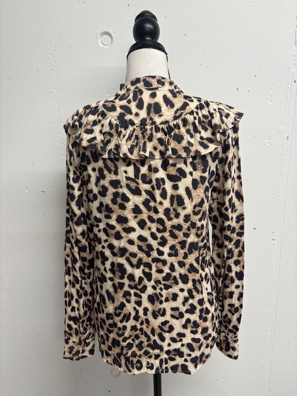 Blusen: Custommade Leichte Bluse mit Leo-Muster Gr. 38 Viskose – Neu (gemäss Beschreibung) aus Regensdorf von secondchancefashion 3