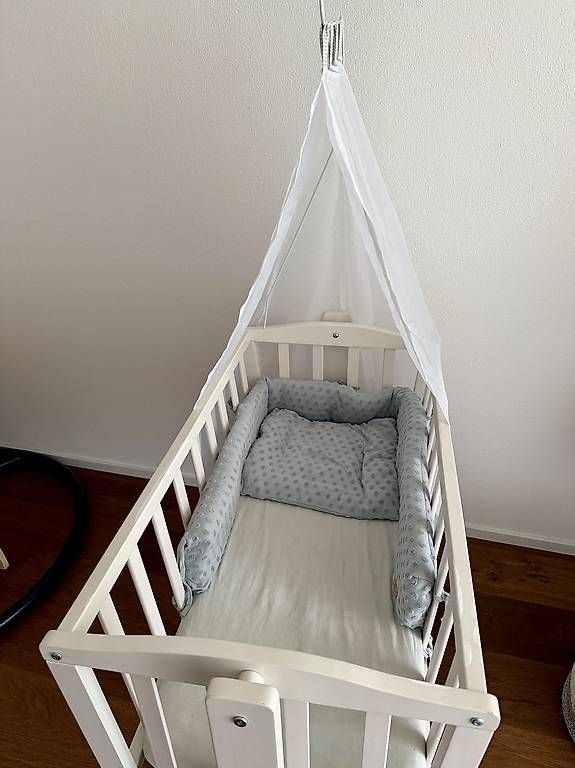 Wiegen & Stubenwagen: Babybett / Babywiege mit Himmel – Gebraucht aus Wattenwil von c.indy___ 1
