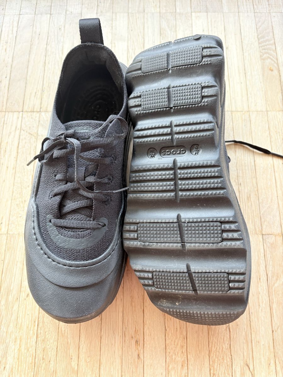 Crocs Scarpe da uomo: Echo Surge Crocs sneakers M8/W10 Black – Nuovo (secondo la descrizione) da Nyon venduto da Iamher
