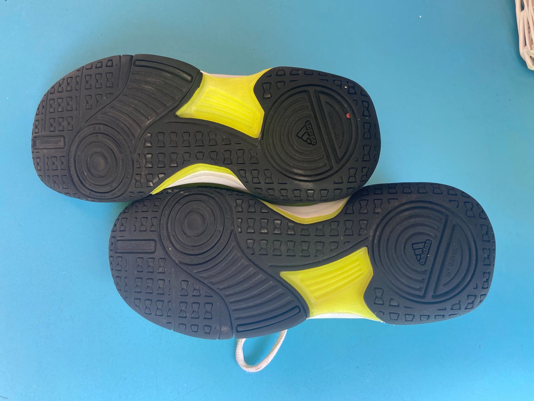Adidas Scarpe per ragazzi: Fussball Hallenschuh, Grösse 33 – Usato da Zürich venduto da bia_8hxd 2