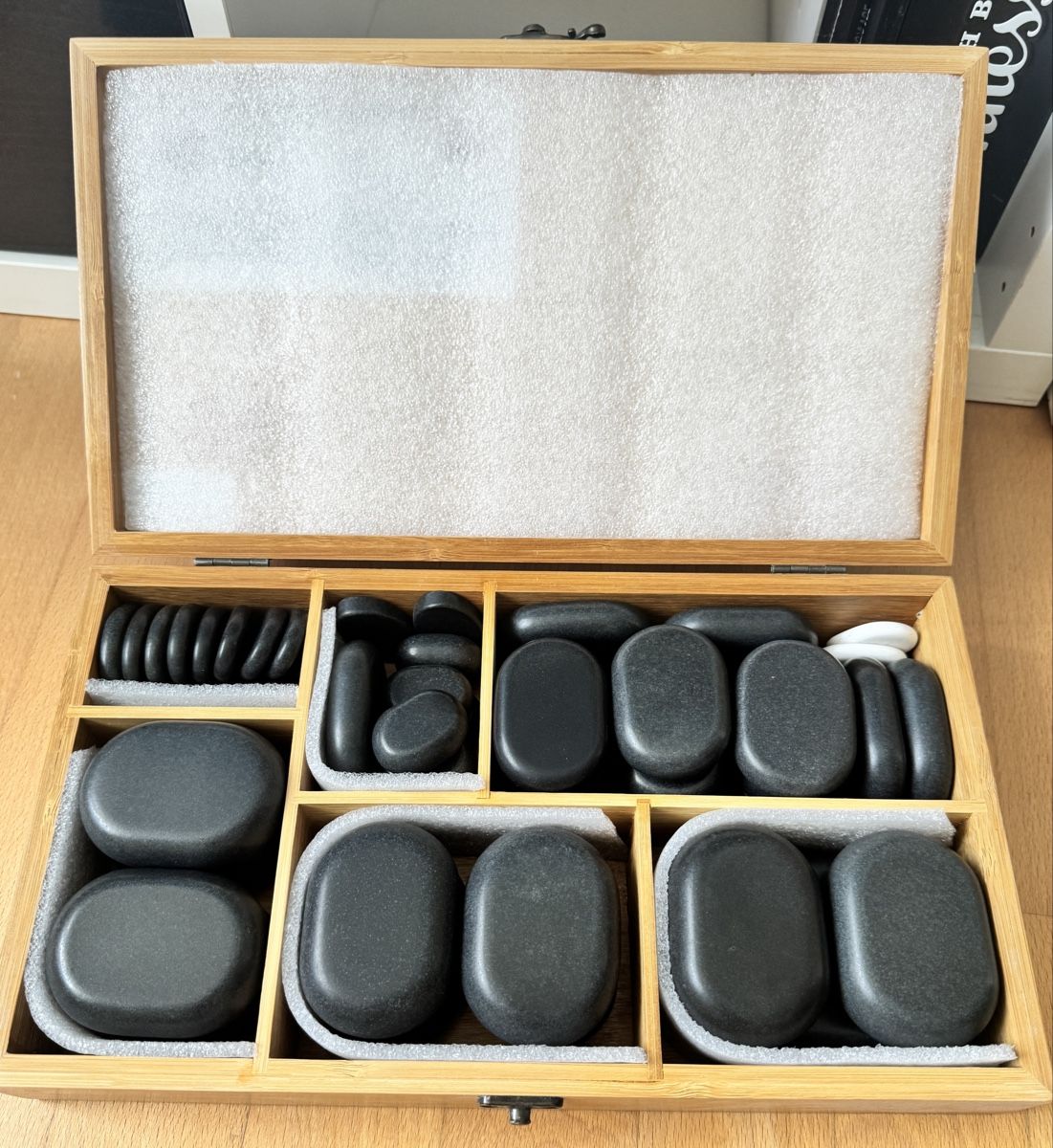 Dispositivi per massaggi: Hot Stone de Luxe Set 49 Teilig – Usato da Meilen venduto da Shadow80 1