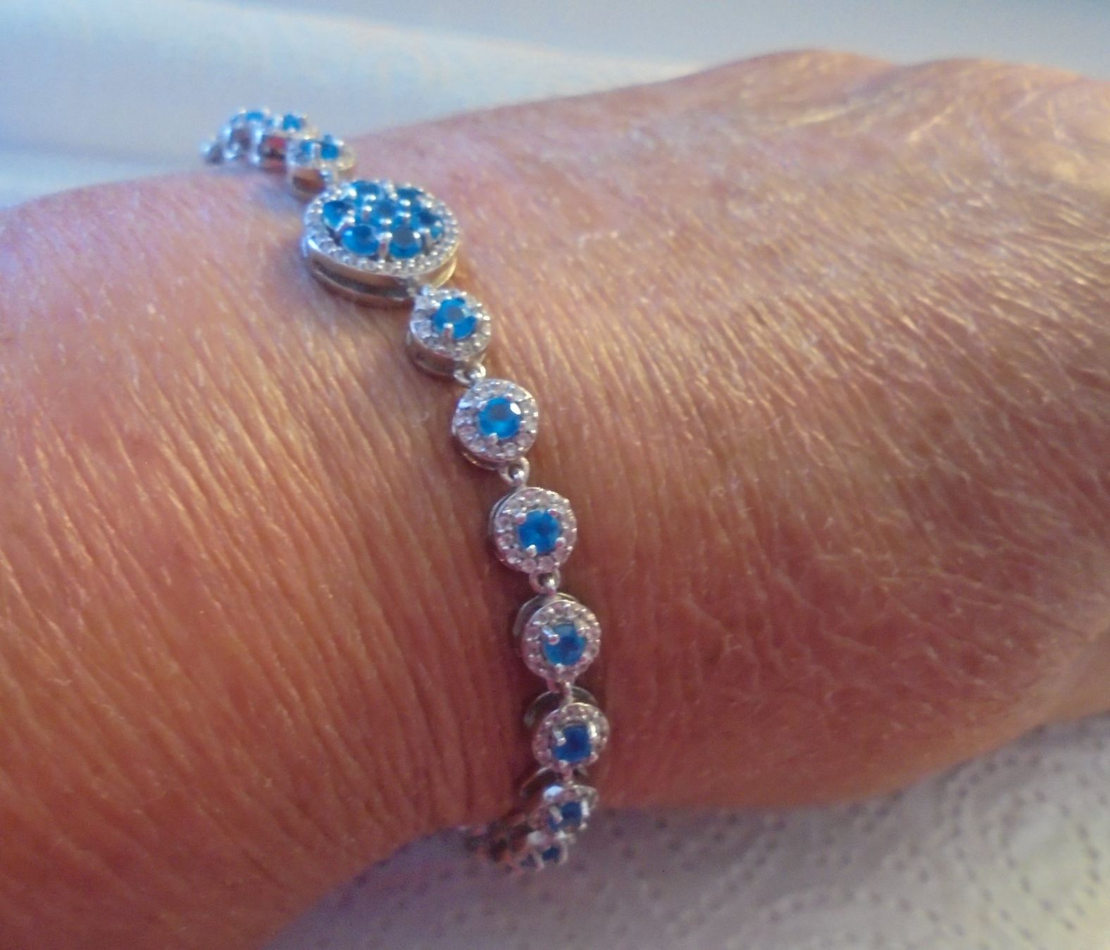 Armbänder & -reifen: Echtschmuck: Neonblauer Apatit-Silberarmband 19 cm – Neu (gemäss Beschreibung) aus Zuchwil von maumauchi 6