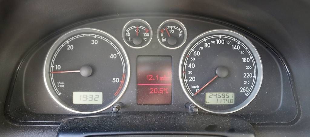 VW Autos: VW Passat Variant 1.9 TDI – Gebraucht aus Eschlikon TG von Oksana.M 3