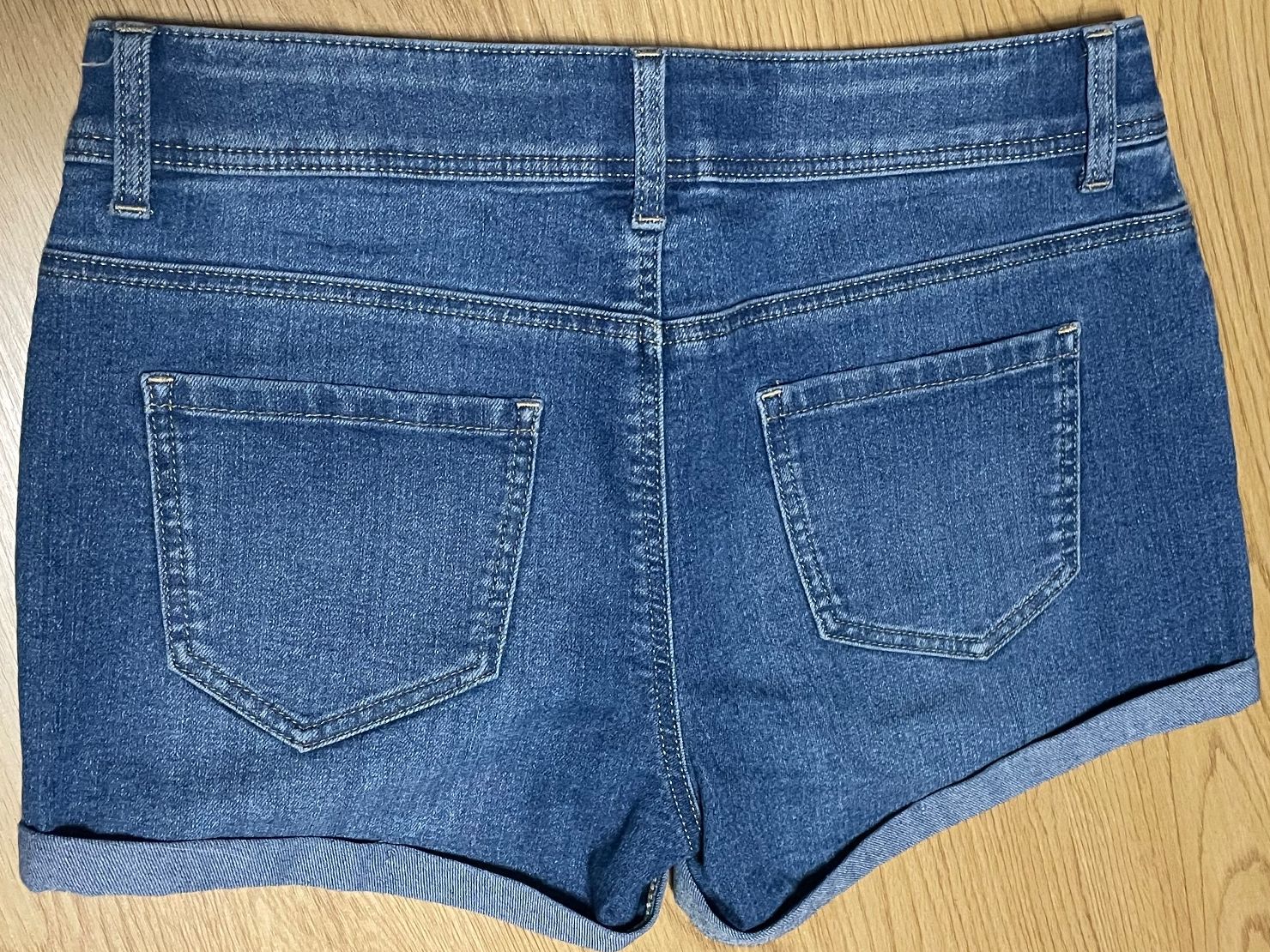 C&A Pantalons: Short en jean fille C&A – D'occasion à Le Locle par marie_b28 1