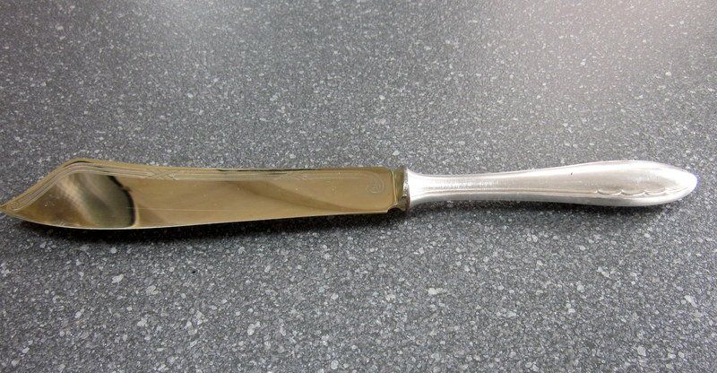 WMF Küchenmesser: Käsemesser WMF versilbert, gepunzt – Gebraucht aus Bischofszell von raika