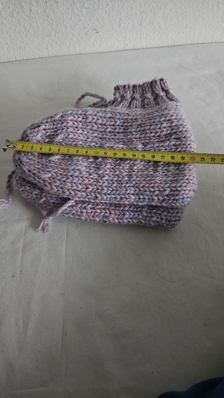 Chaussettes enfants: Handgestrickte, kinder socken Grösse 32. – Neuf (Voir description) à Ettingen par samiba 2