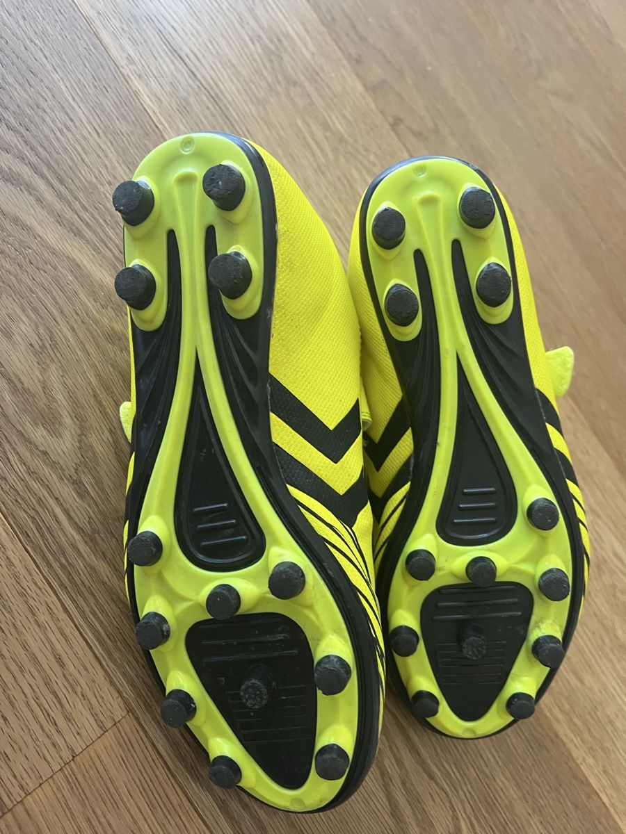 Nike Schuhe für Jungen: Fussballschuhe - 3 Paar  – Gebraucht aus Egg b. Zürich von Camila80 6