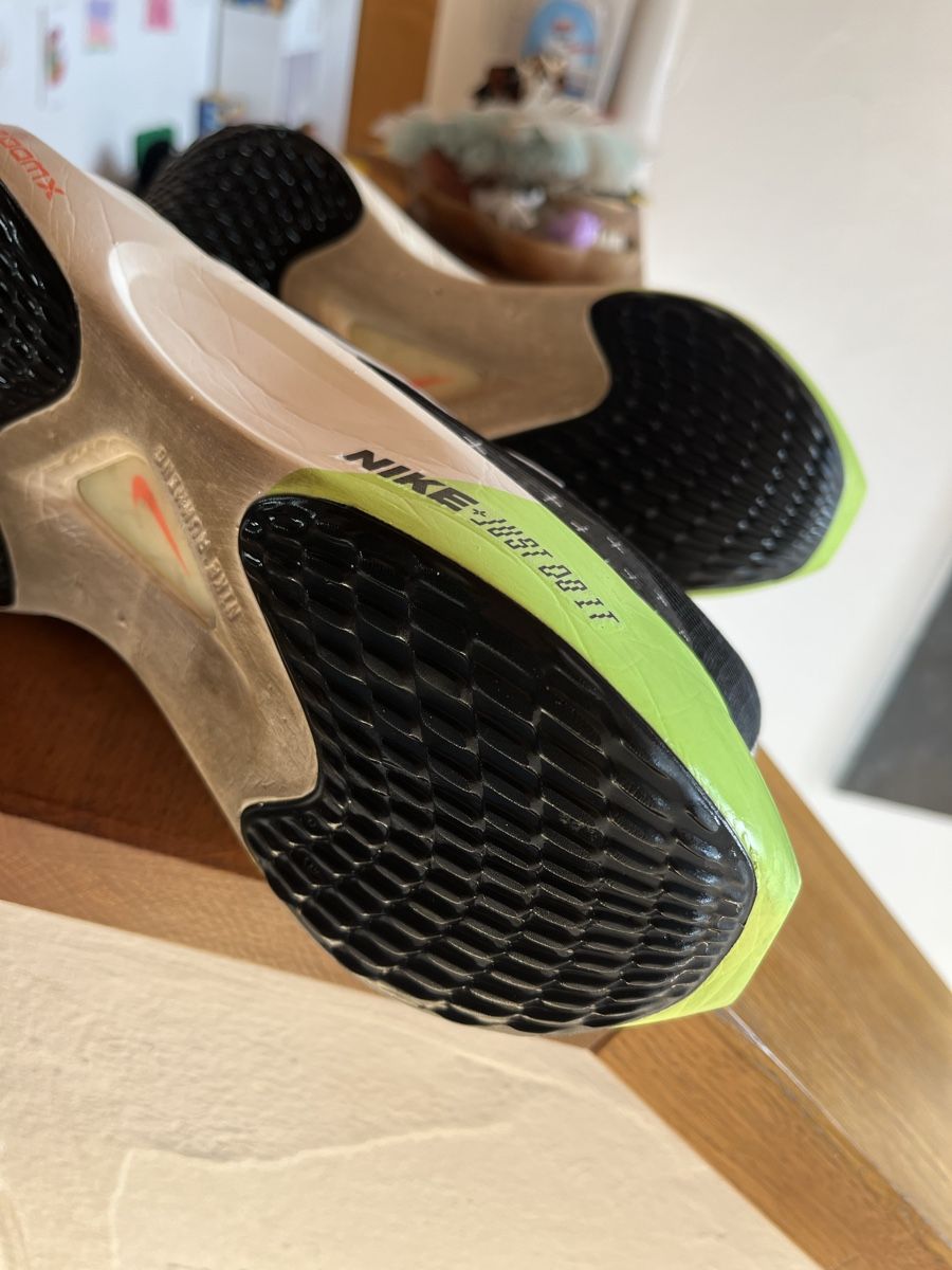 Nike Scarpe da uomo: Nike ZoomFly 6 Laufschuhe Grösse 44 – Usato da Zermatt venduto da B.15.v02 2