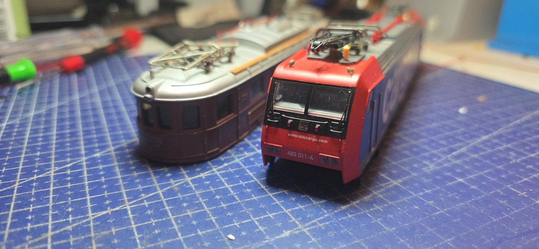 Modellini di ferrovie: Modelleisenbahn Gehäuse 2 stück HO/DC – Usato da Hochfelden venduto da Danizh0 5