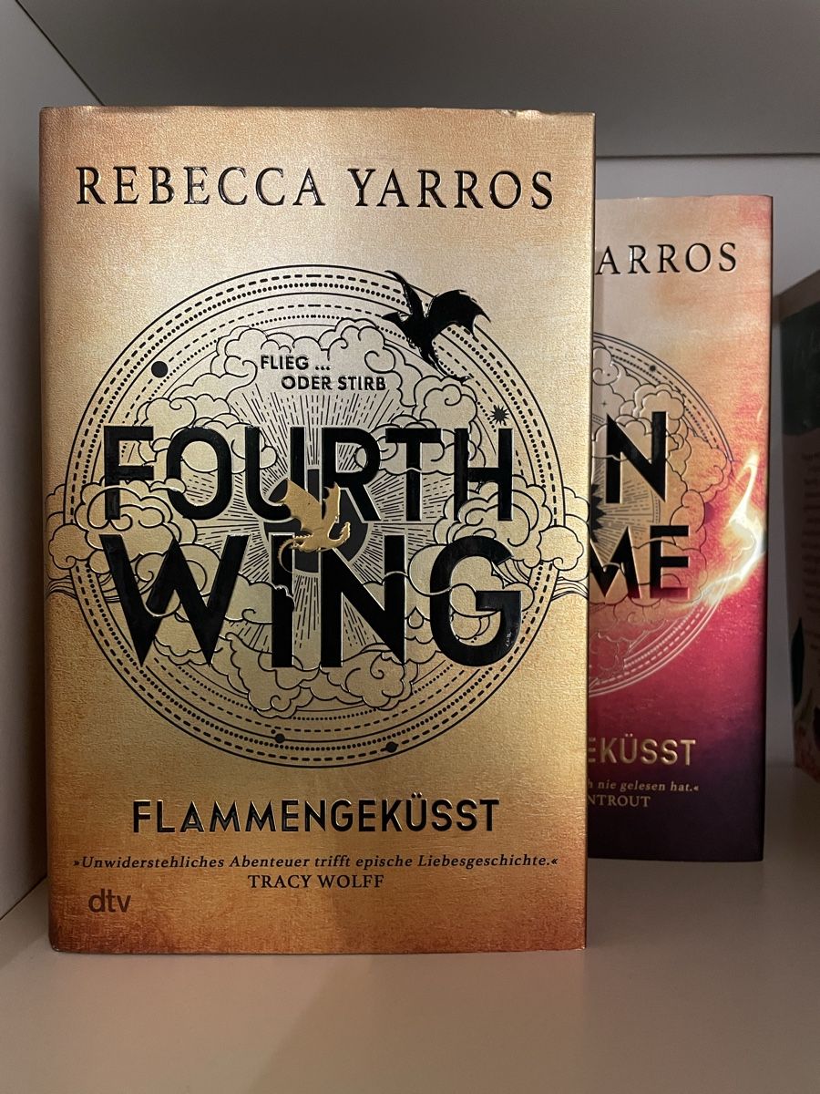 Libri: Fourth Wing & Iron Flame Farbschnitt Bücherbüchse – Nuovo (secondo la descrizione) da Adetswil venduto da Mschnuffi 1