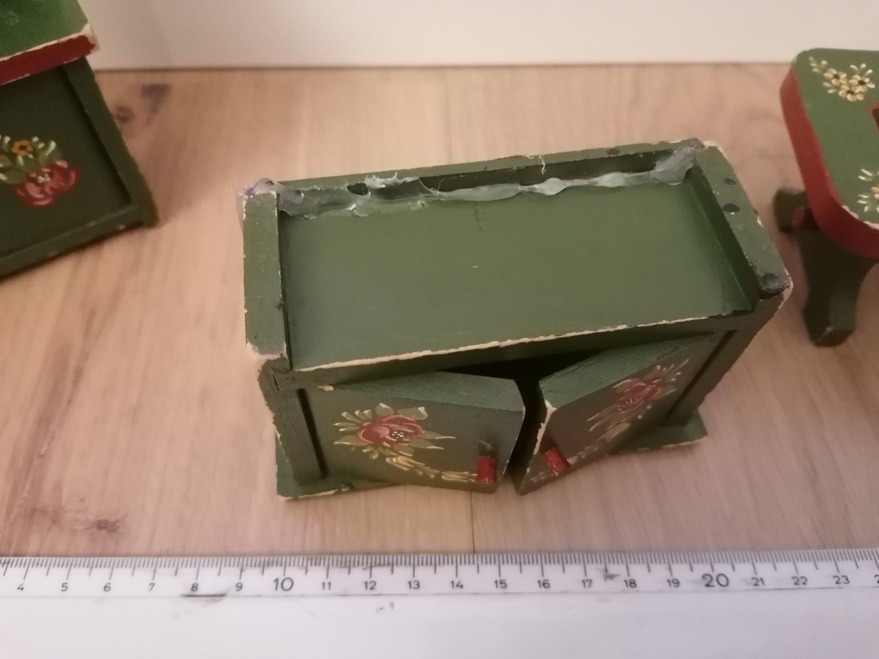 Puppenhäuser & -möbel: Handbemalte Puppenmöbel – Gebraucht aus Krauchthal von Nati_H 4