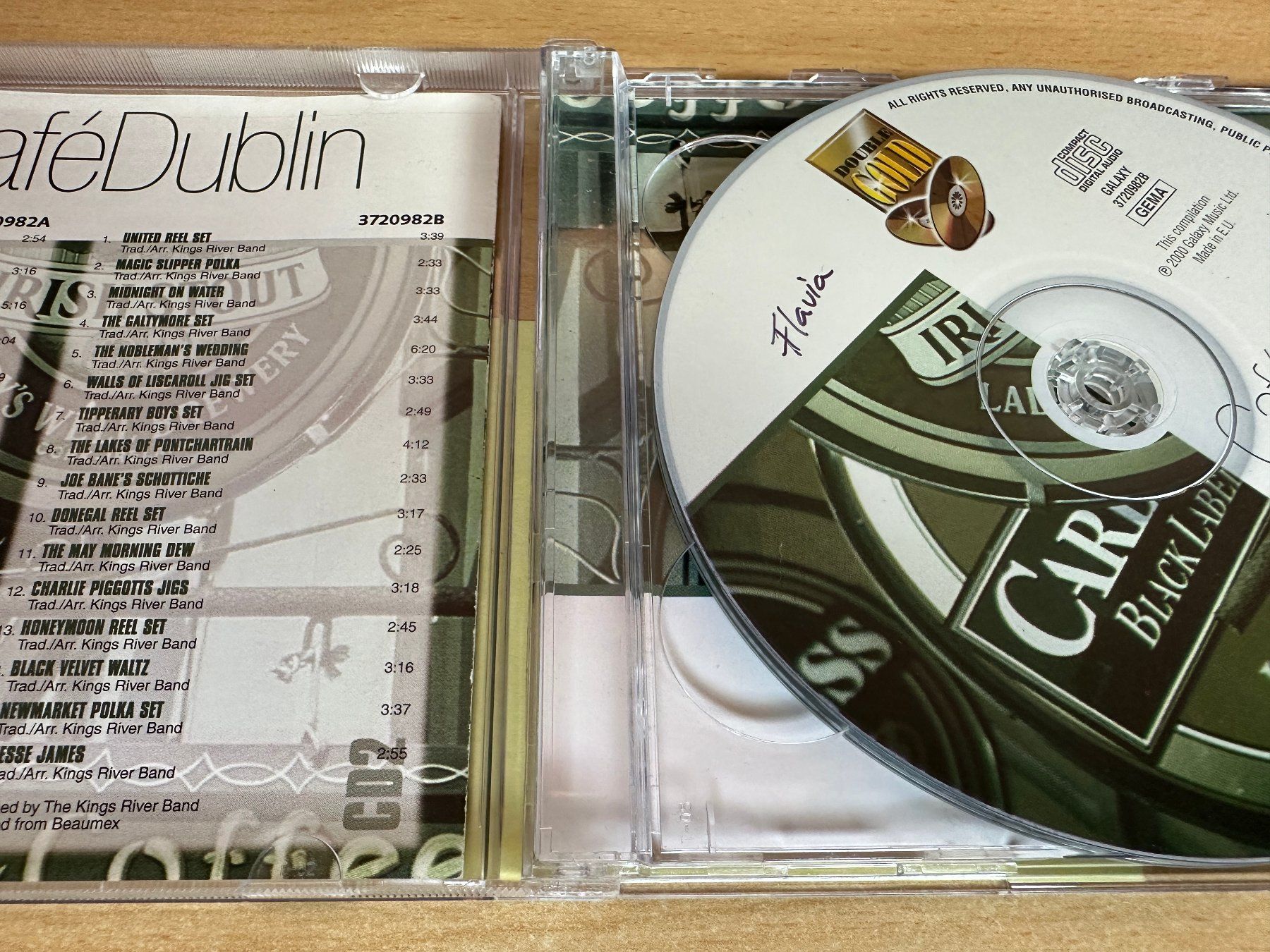 CD: Various – Café Dublin - 2 CD – Usato da Rikon im Tösstal venduto da Alpenmutz 2