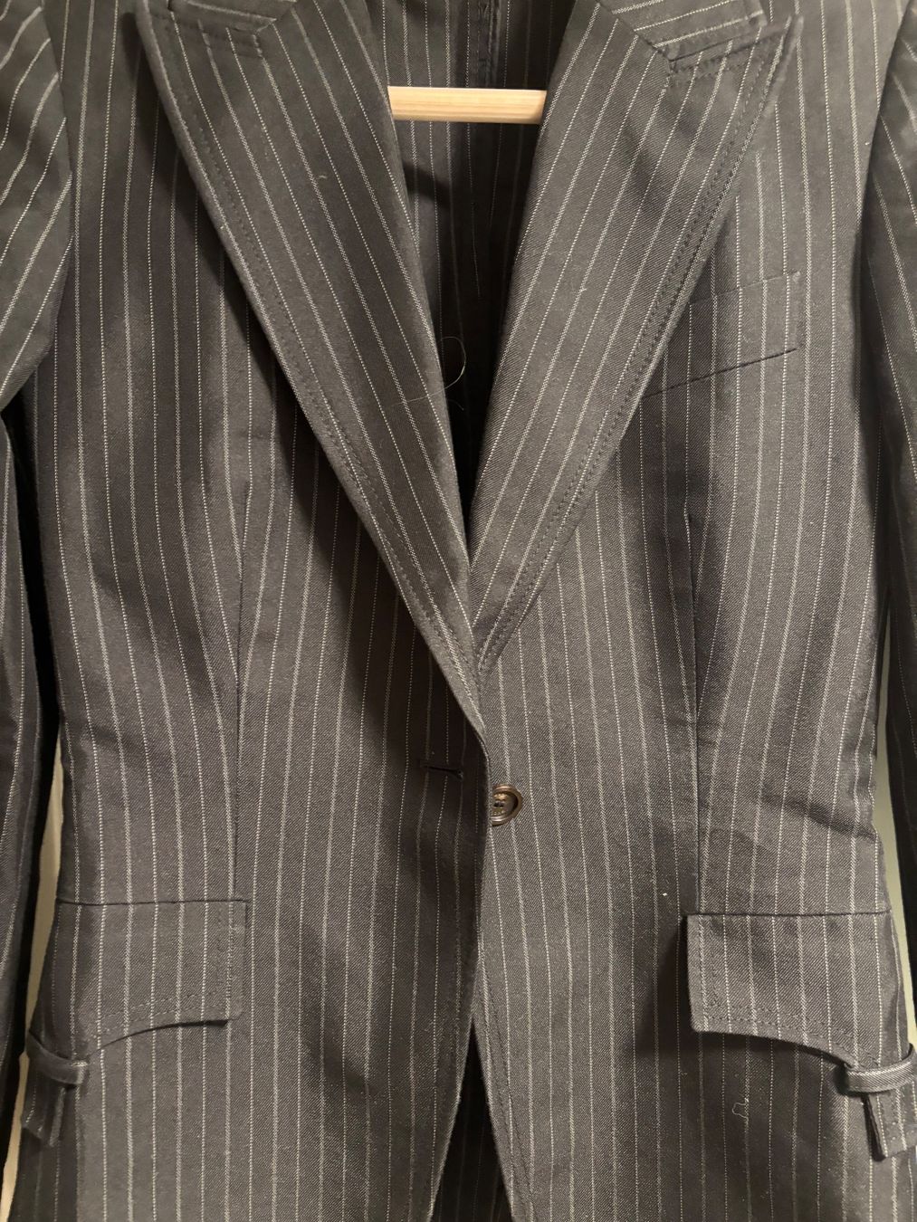 Gucci Giacche: Gucci Blazer mit Nadelstreifen – Usato da Riehen venduto da Snoopy3 1