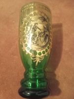 Antikes Glas grün mit Golddekor und Motiv guter Zustand