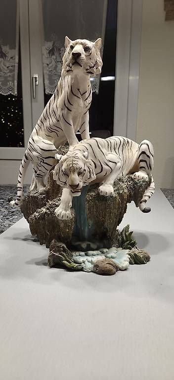 Skulpturen & Statuen: Weiße Tiger Statue – Gebraucht aus Pfaffnau von Hawaiano