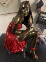Girl in Red von Yolanda Antal 5/10 Bronze signiert(Q)