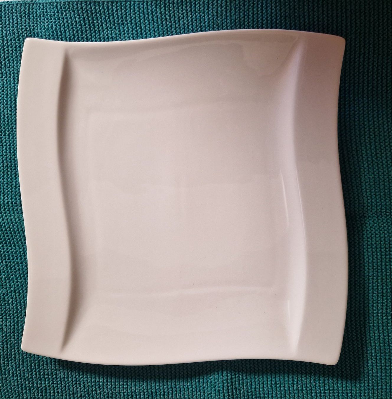 Set di piatti: Geschirrset weiss – Usato da Heimiswil venduto da Windspiel145 5