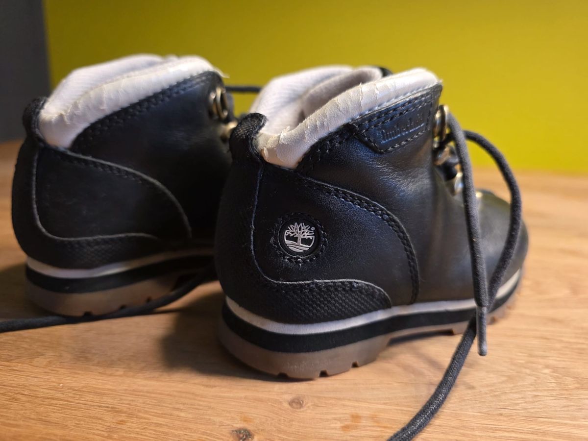 Timberland Scarpe per ragazzi: Robuste Schuhe von Timberland Gr. 25 – Usato da Bonstetten venduto da Visor9 1