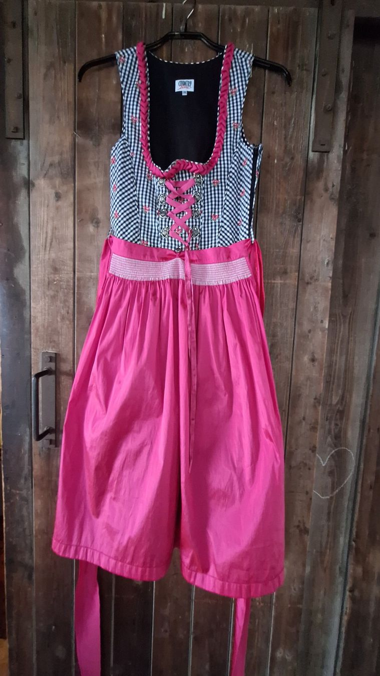 Kleider: Dirndl Kleid mit Schürze – Gebraucht aus Weinfelden von JoeBaer