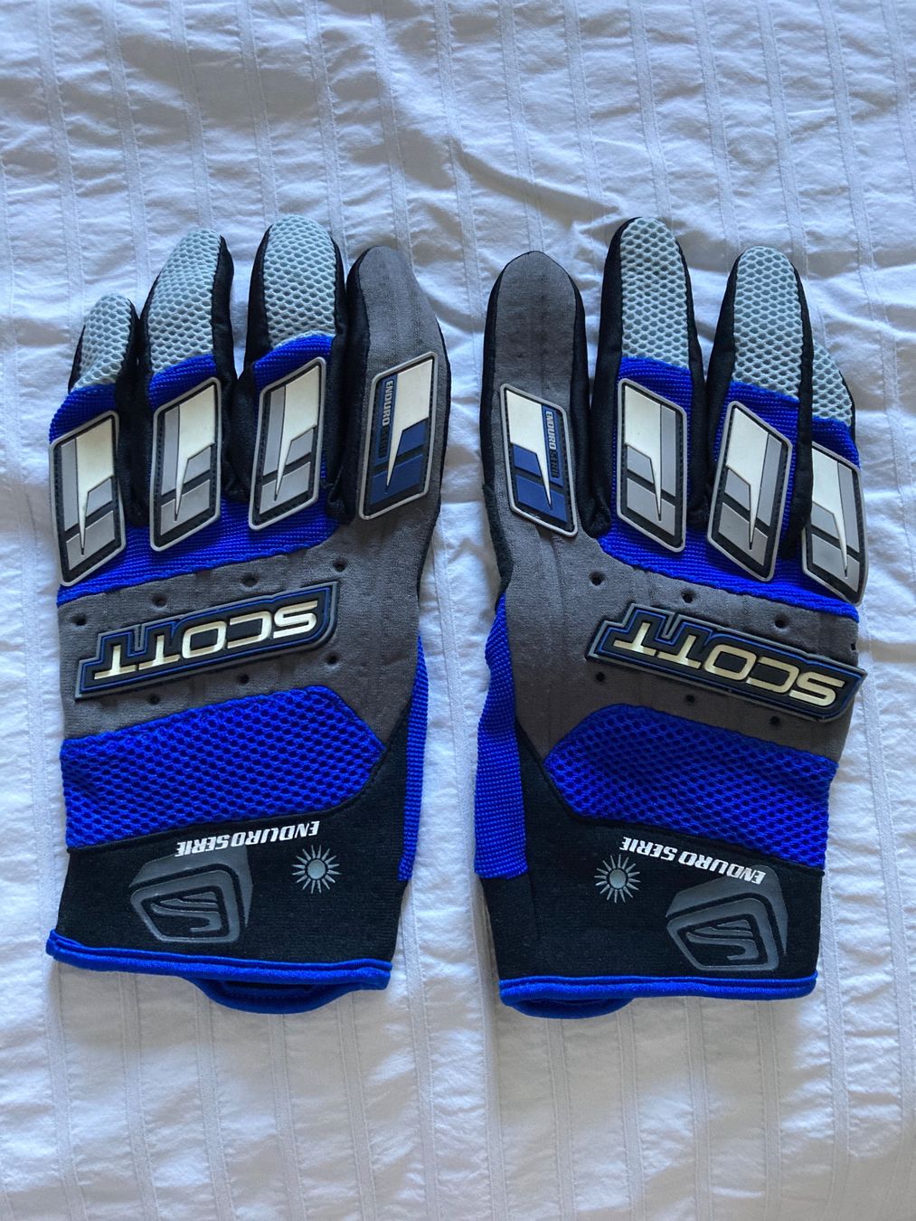Scott Gants & mitaines : Paire de gants Scott – D'occasion à Genthod par daz_world