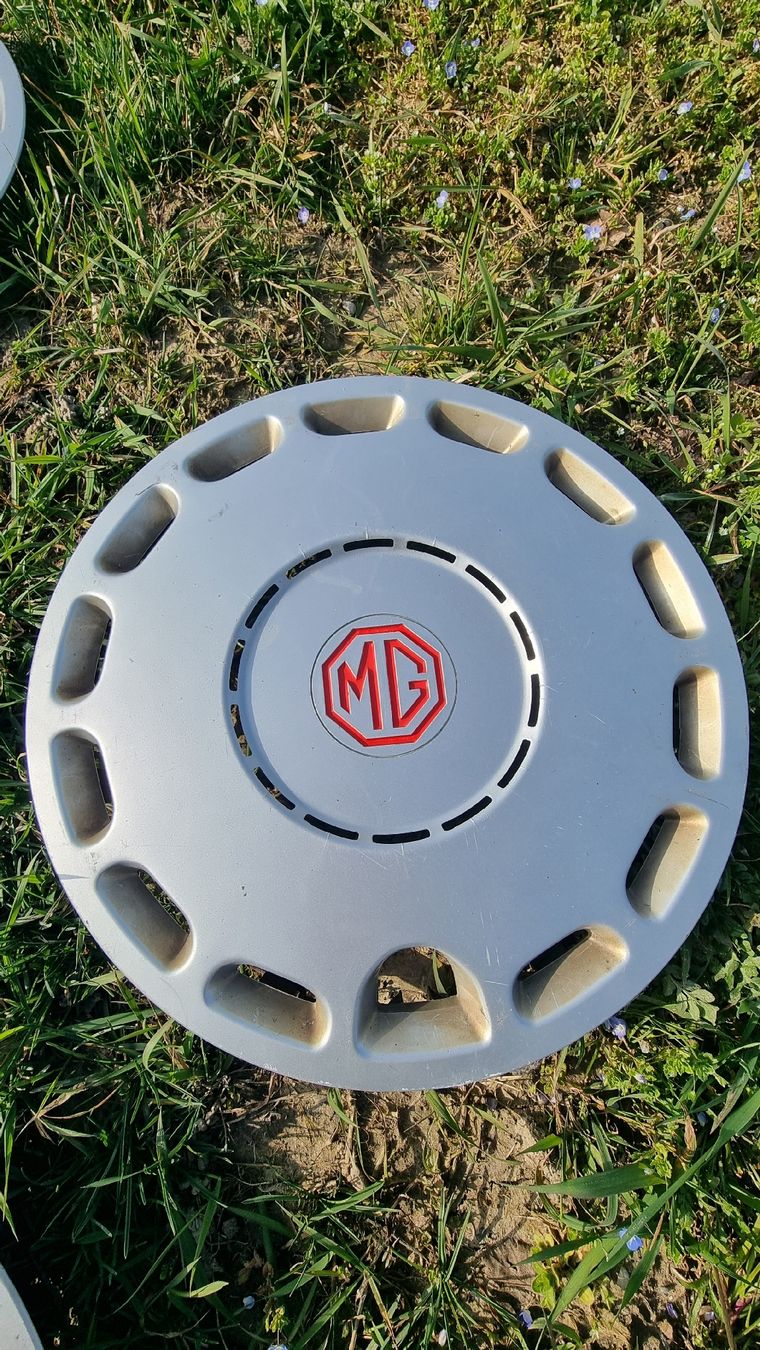 MG Accessori per altri veicoli: MG Radkappen, gebraucht, guter Zustand, Oldtimer – Usato da Worben venduto da Andrea0145