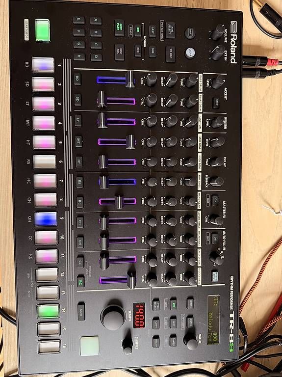 Strumenti musicali: Drum Machine Roland TR8S – Usato da Genève venduto da toleroux 3
